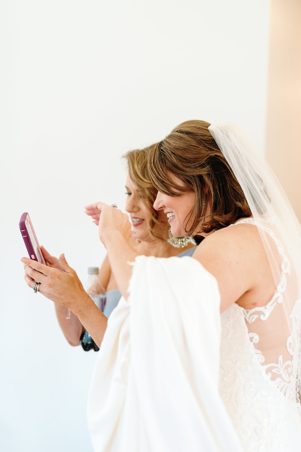 Julie and Robert Wedding Day - The Stables at Strawberry Creek - East Tennessee Wedding Photographer - Alaina René Photograhpy-148