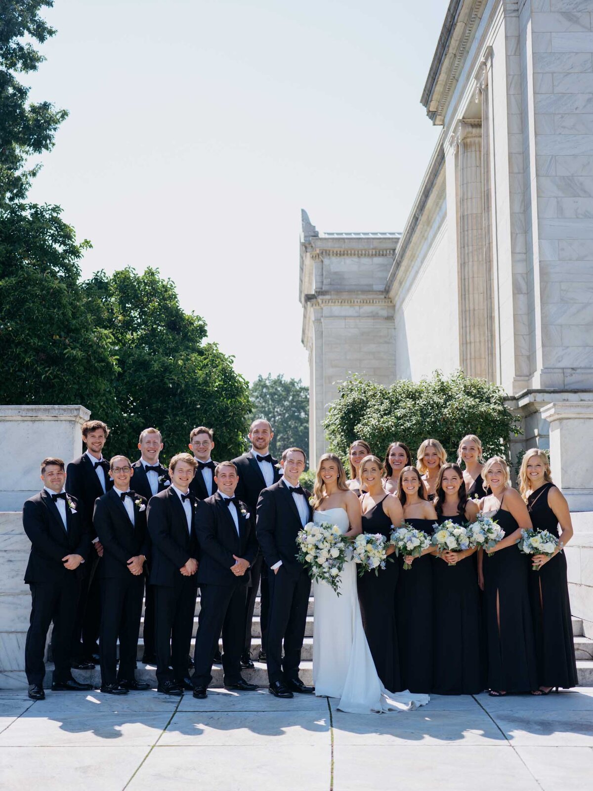 Full bridal party at Cleveland Art Museum
