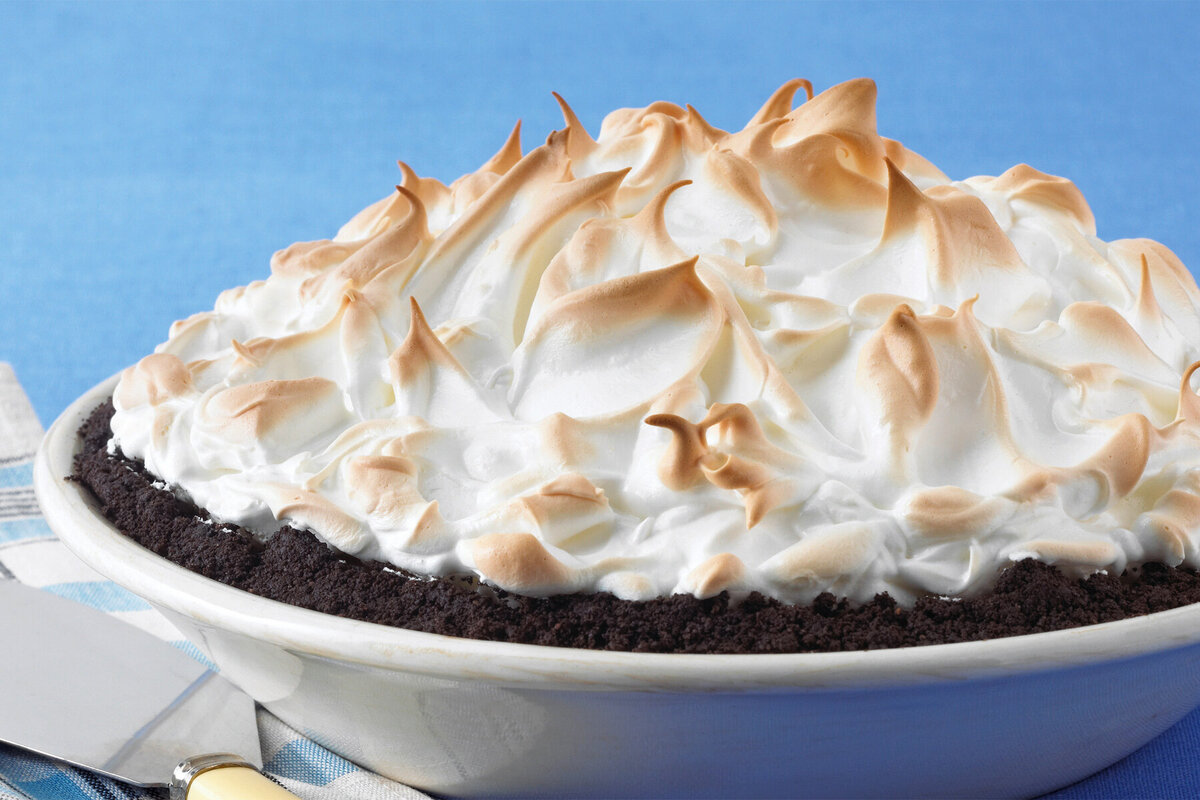 ©DashaWrightCreative best food photographer dallas food photographer chocolate hazelnut meringue pie