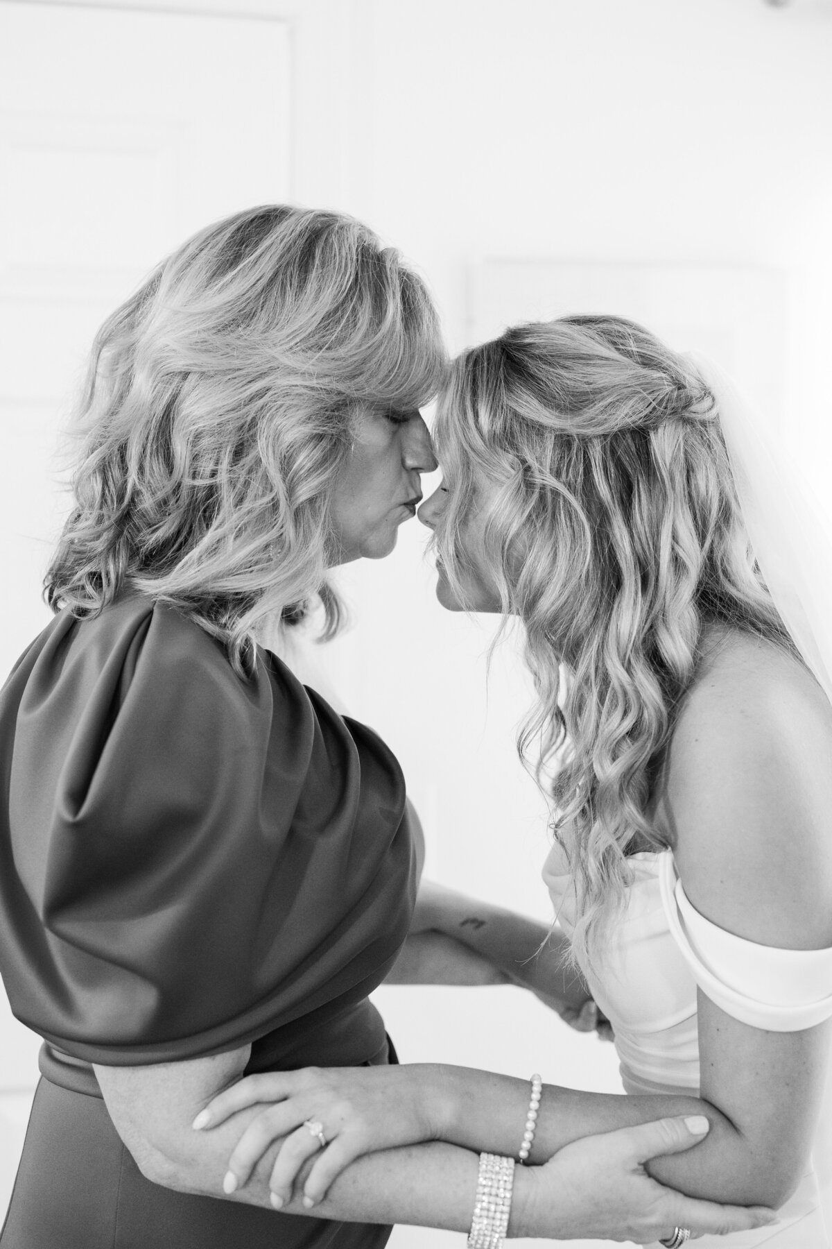 Katherine Horton Photography Sarah & Trey's Wedding Day Bride Getting Ready 115