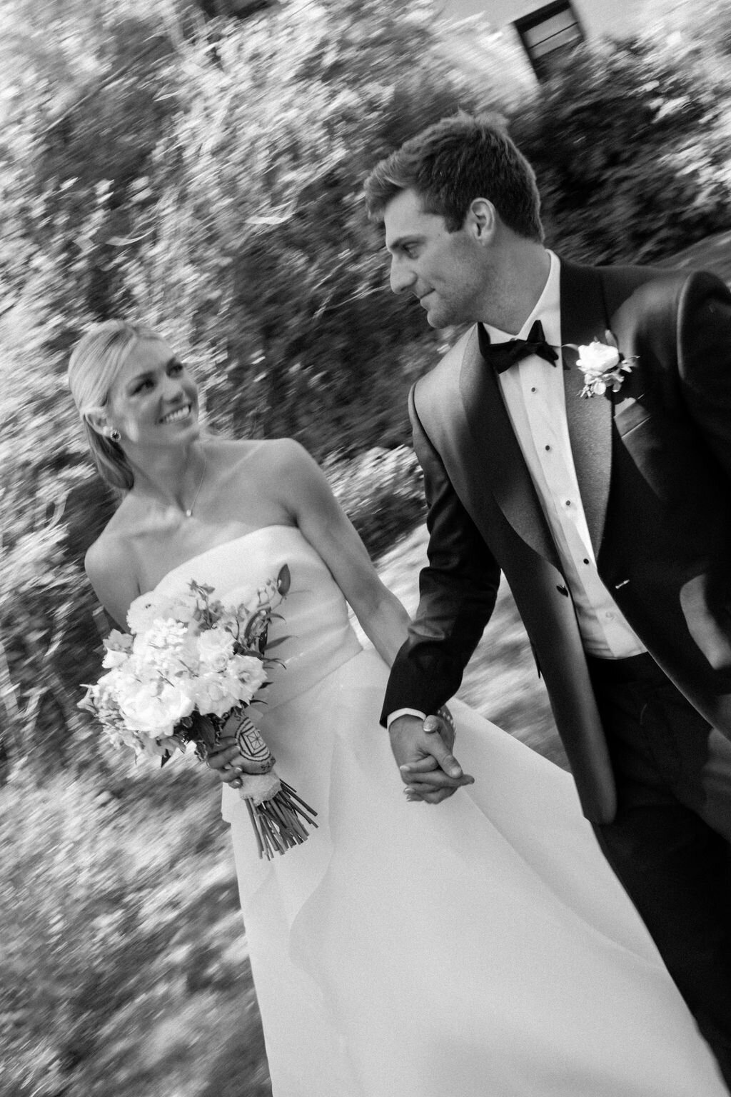 NikkiSanterre_EastCoastLuxuryWeddingPhotographer_CliftonInnWedding_Sky&Ryan-35