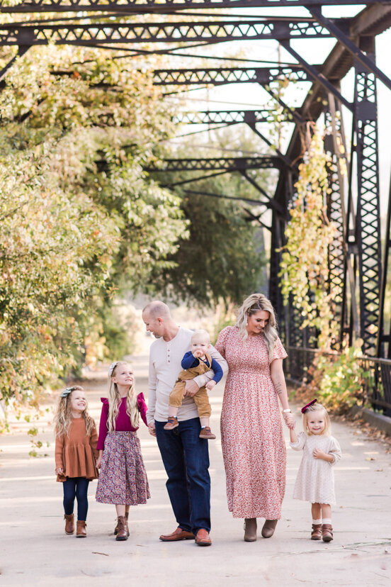 family-of-six-on-sweetwater-river-bridge-san-diego