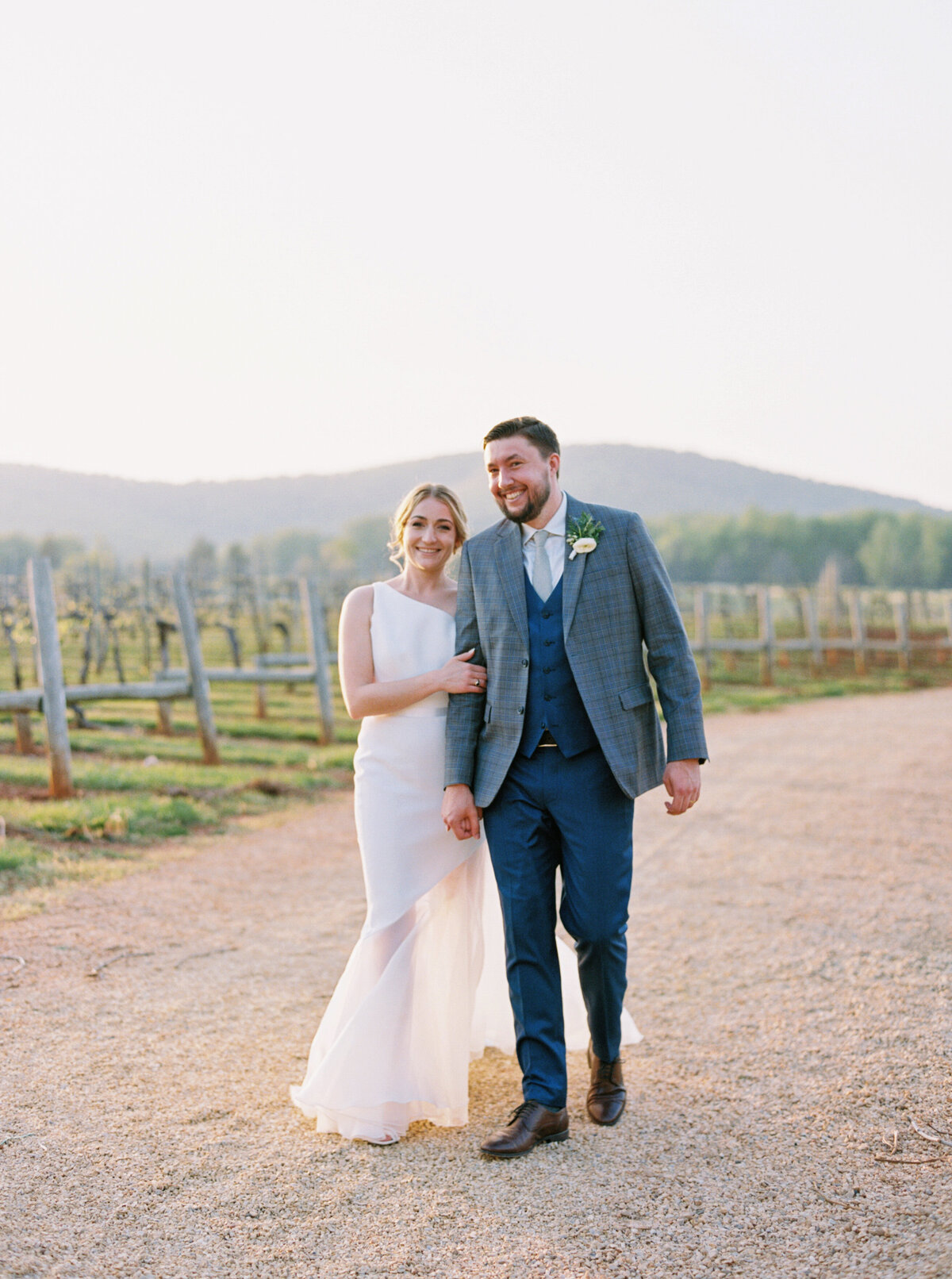 Klaire-Dixius-Photography-Keswick-Vineyards-Wedding-Fine-Art-Virginia-Wedding-Photographer-Alex-Andrea-highlights-58