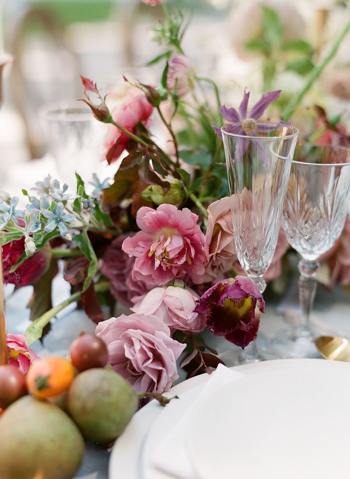 wedding-table-fruit-centerpiece