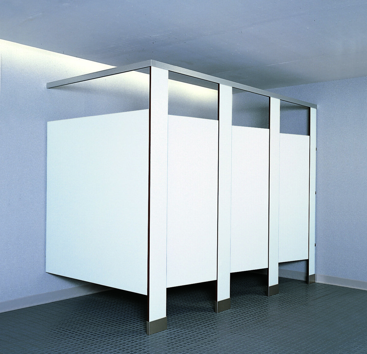 bobrick-library_toilet-partitions_10801180-DuraLineSeries-Solid-Phenolic-Toilet-Parttion-System_1080-1180_overhead-braced