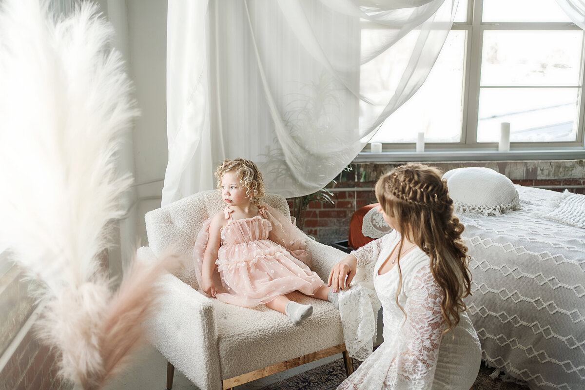 Buffalo NY WNY and Rochester NY family photographer. Lewiston ny williamsville ny amherst ny clarence ny newfane ny lockport ny medina ny family photographer mommy and me photography