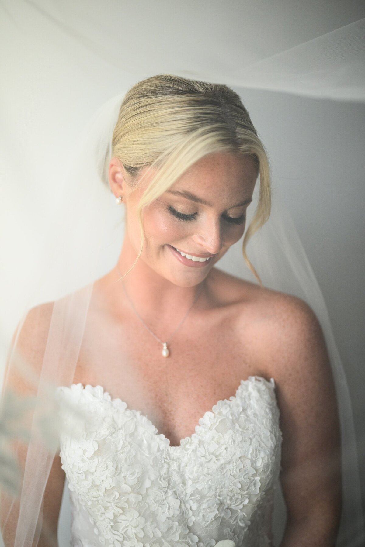bride-veil-portrait