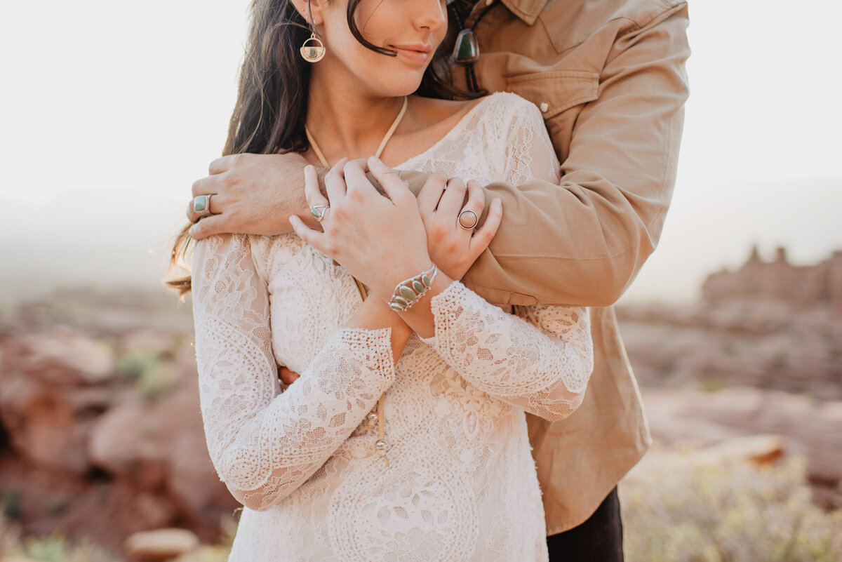 Utah Elopement Photographer capture bride and groom embracing