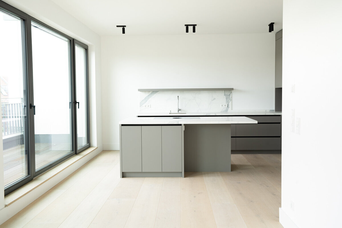 Kueche-Penthousewohnung-Berlin-Innenausbau-Individuelle-Kuechen-10