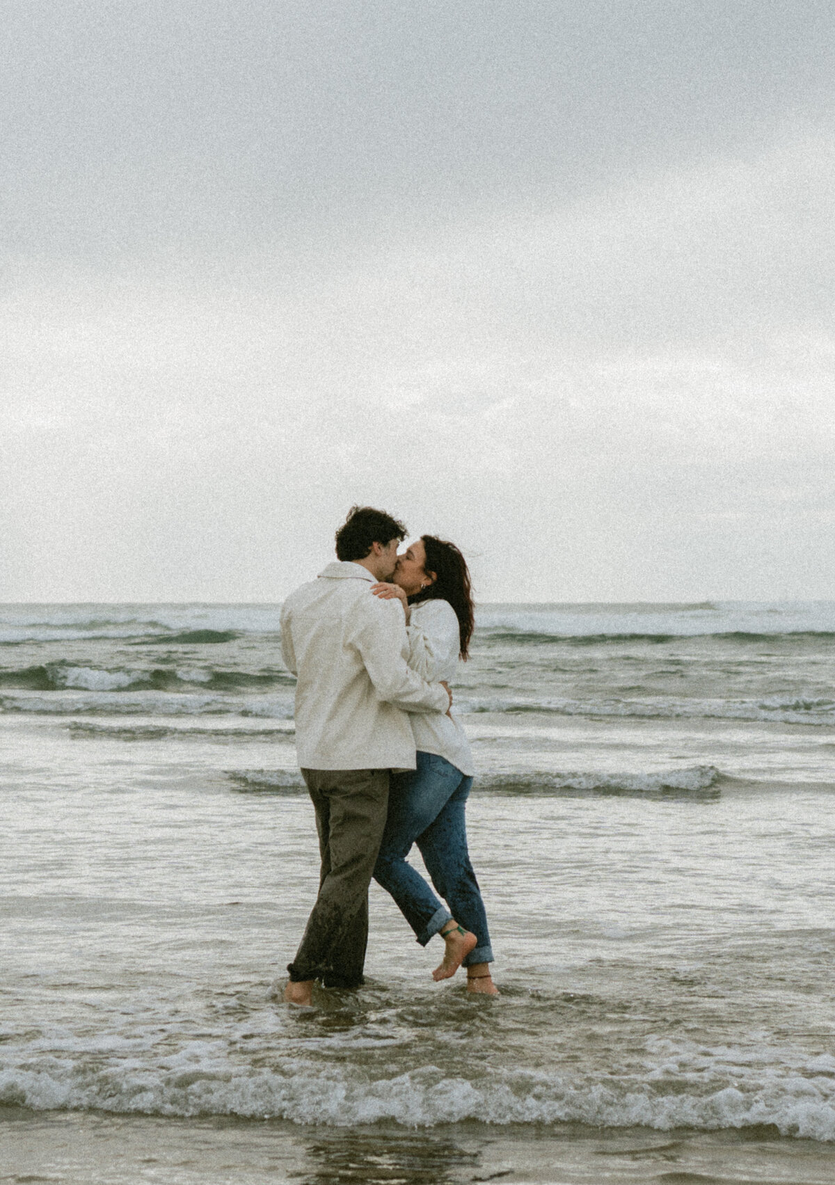 cannon beach - oregon documentary storytelling - couples sunset photos-5