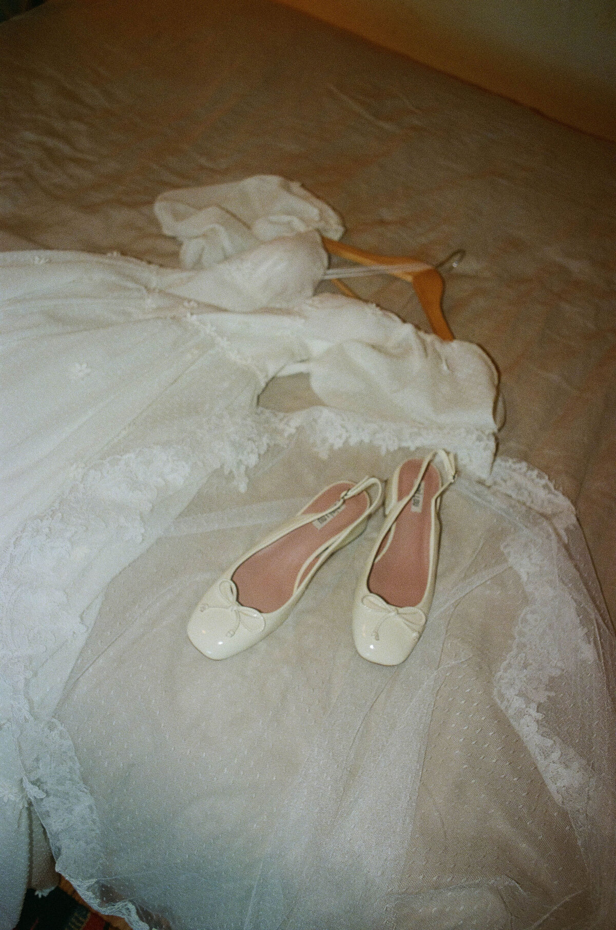 Chloe&ThomasWeddingPhotos_Previews_AustinWeddingPhotographer_HereafterFilms-3