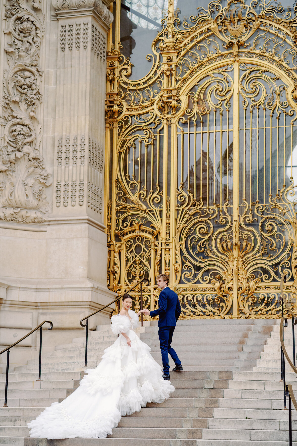 Bridal session in Paris photographed by Paris wedding photographer