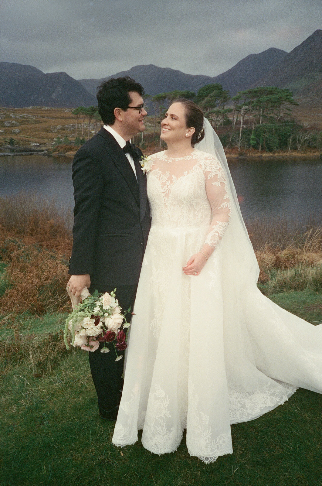 film-wedding-photographer-ireland-35mm-luxury (93)
