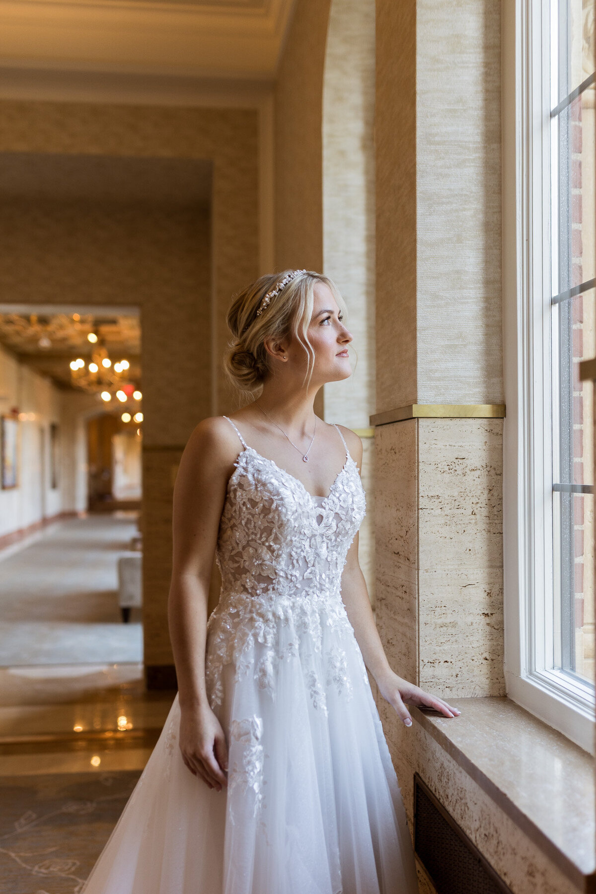 Wedding at St. Johns Resort Michigan by Savvy Shoots Photography