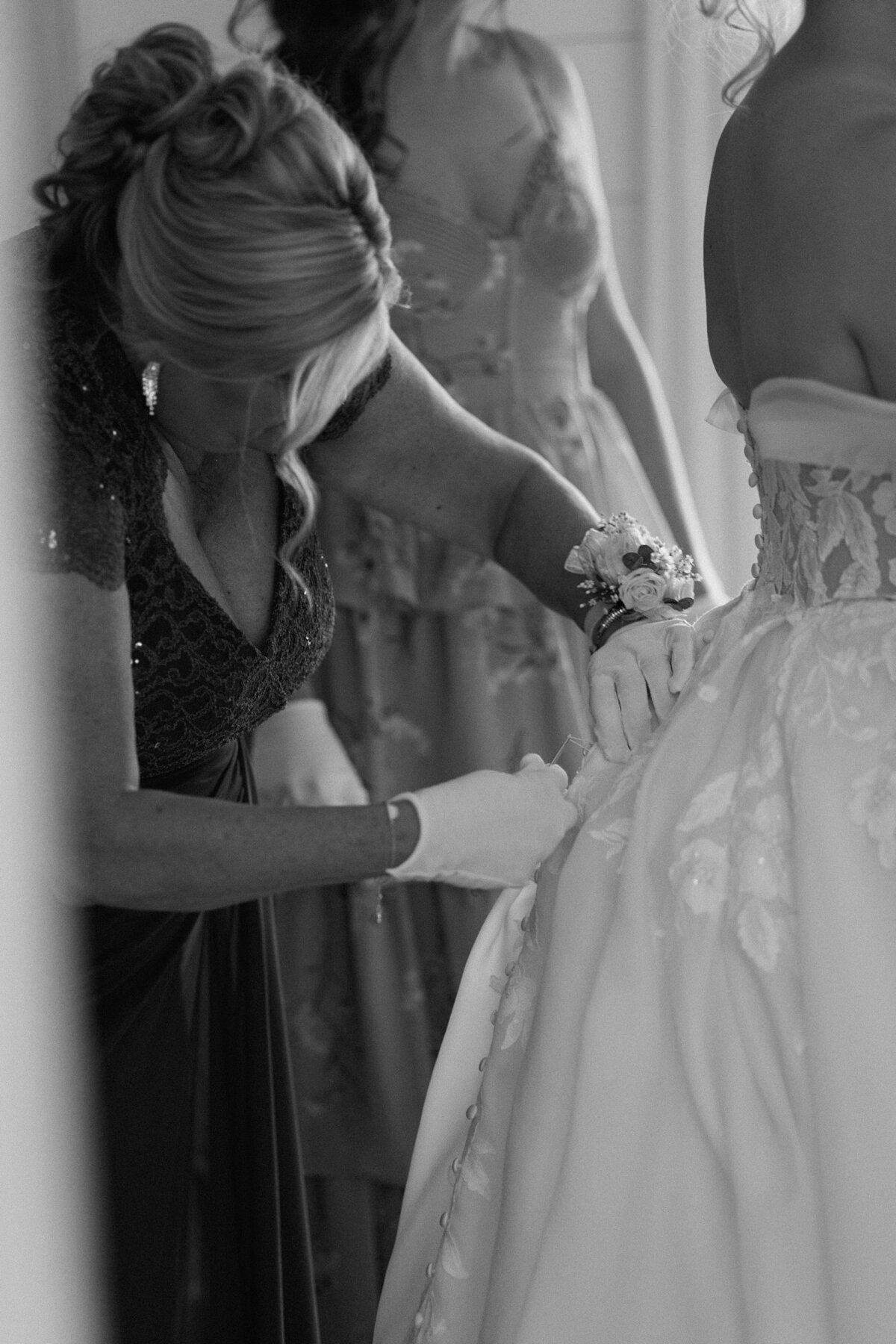 danielleandaaronsfarmhouseweddingkristinnicholephotography40