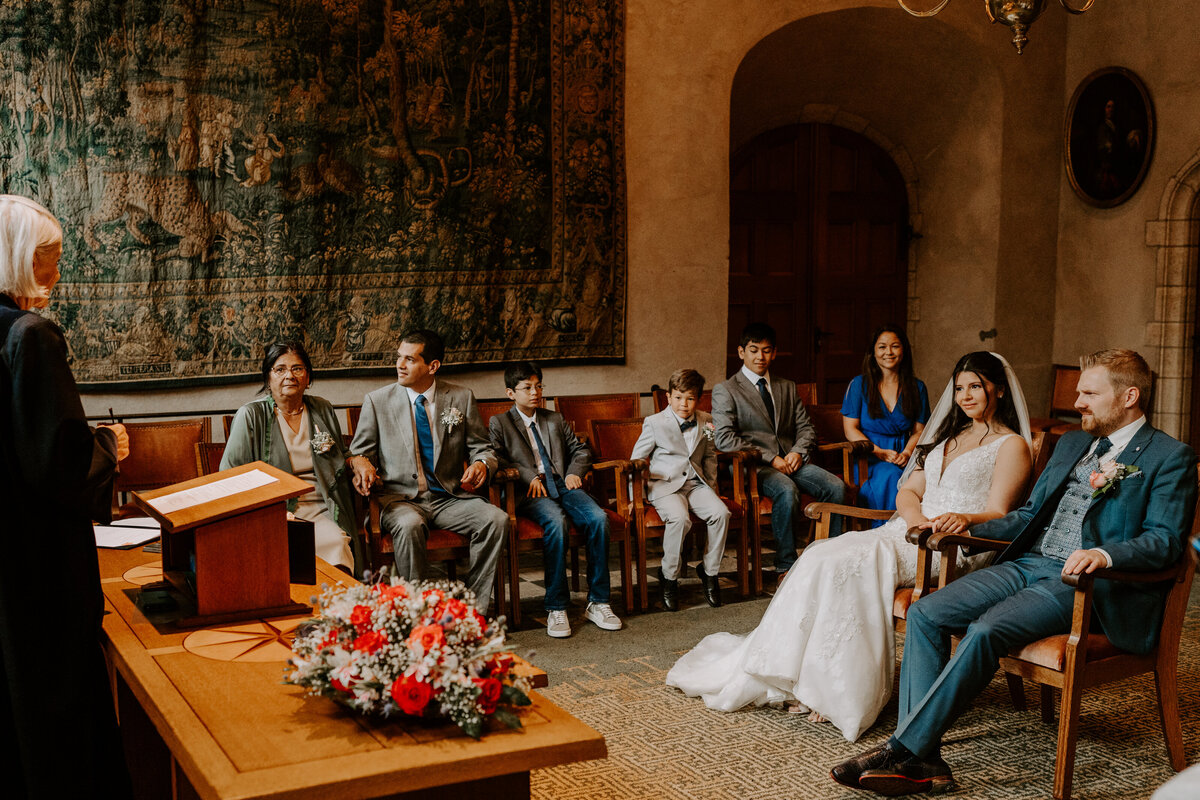 Trouwfotograaf in Zeeland. De leukste trouwlocaties in Zeeland vind je in deze blog. Door everatilroefotografie, trouwfotograaf in Middelburg,Zeeland