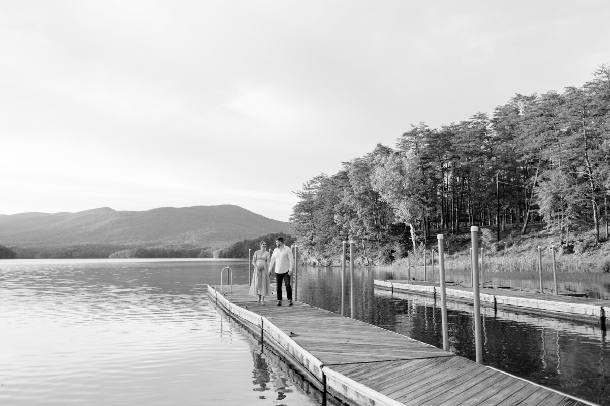 Documentary-Maternity-Session-at-Carvins-Cove-RJ-83