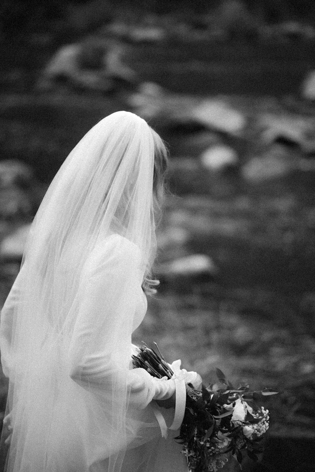 Wedding photo of an Intimate and romantic wedding  photography session in Porvoo by photographer Hannika Gabrielsson
