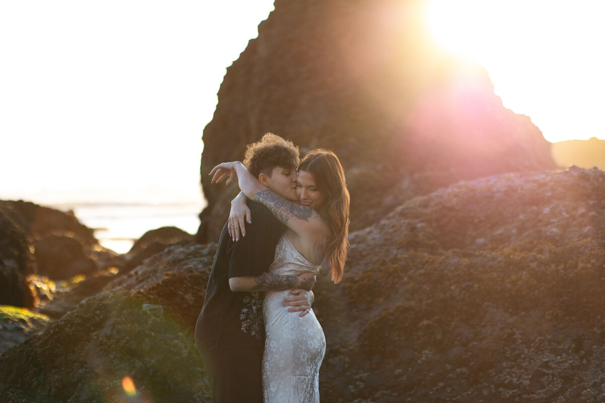 couples-portraits-oregon-coast-roads-end-state-park-45