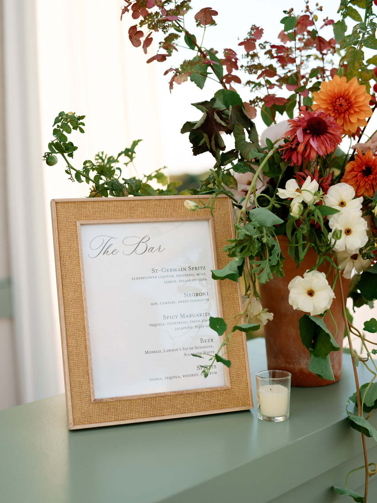 Marthas-vineyard-wedding-planner-kg-events-design-luxury-destination-weddings-private-events-corporate-events-aquinnah-ma-event-designer-outermost-inn-outdoor-tented-wedding-reception-black-frame-tent-9