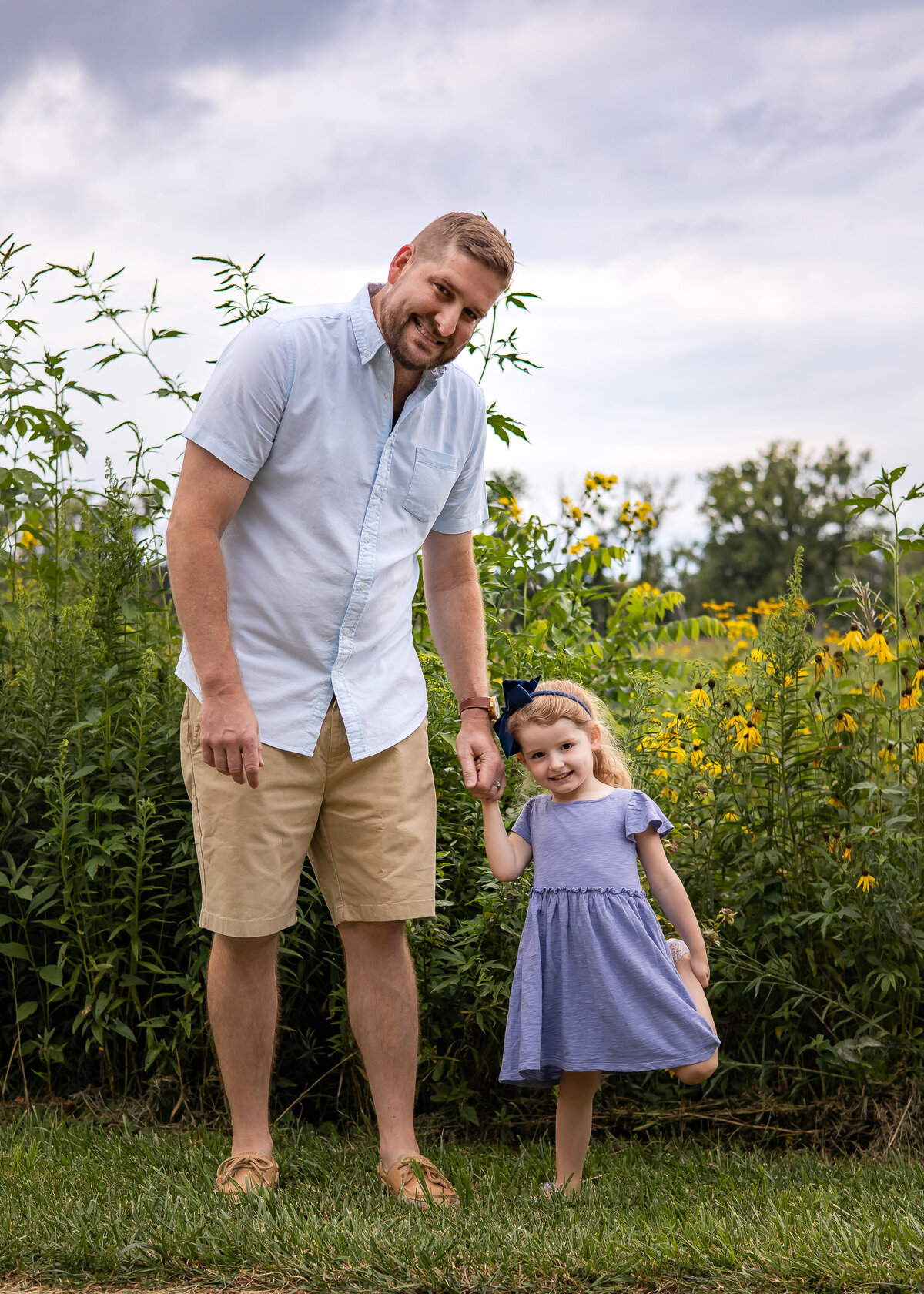 Dad and daughter photo outside