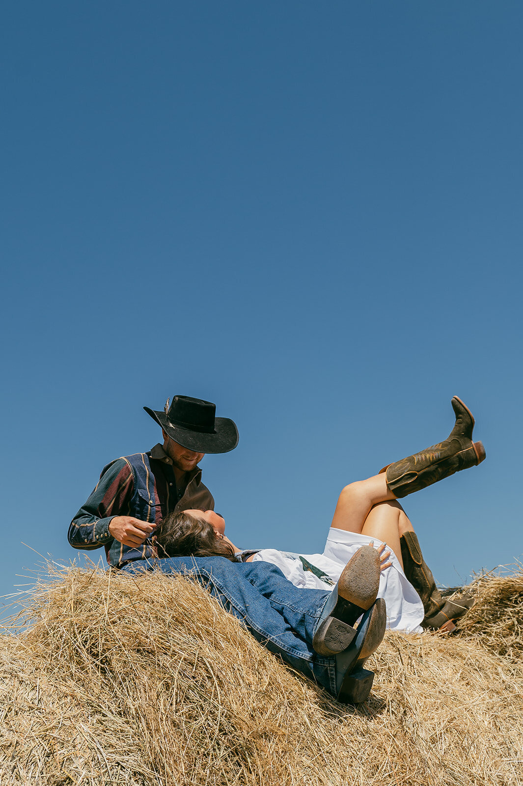 presley-gray-photo-haybale-forest-montana-elopement-7361