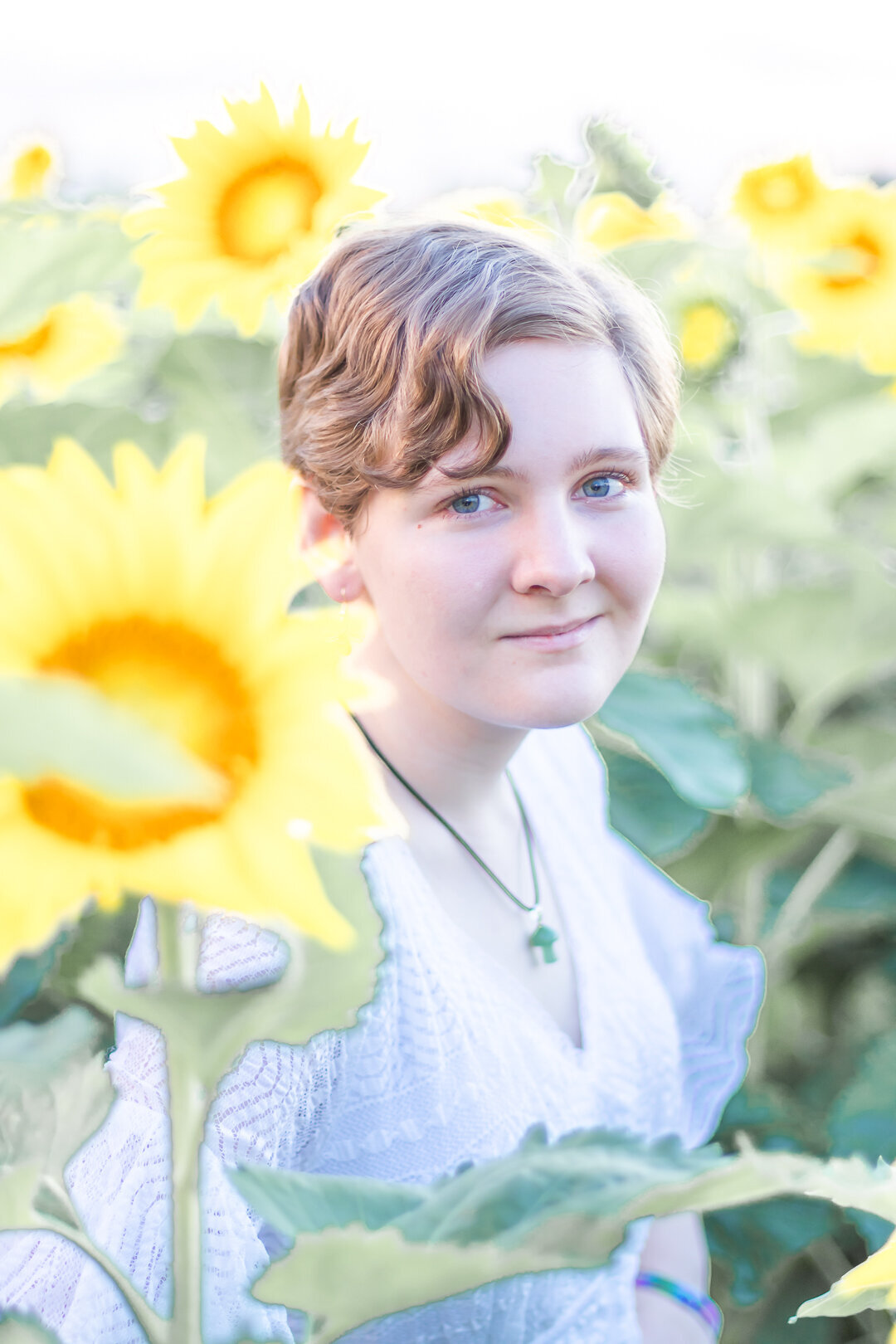 2022SinklandFarms-Sunfllower-Festival_senior-class-photos_social-media_website-3628
