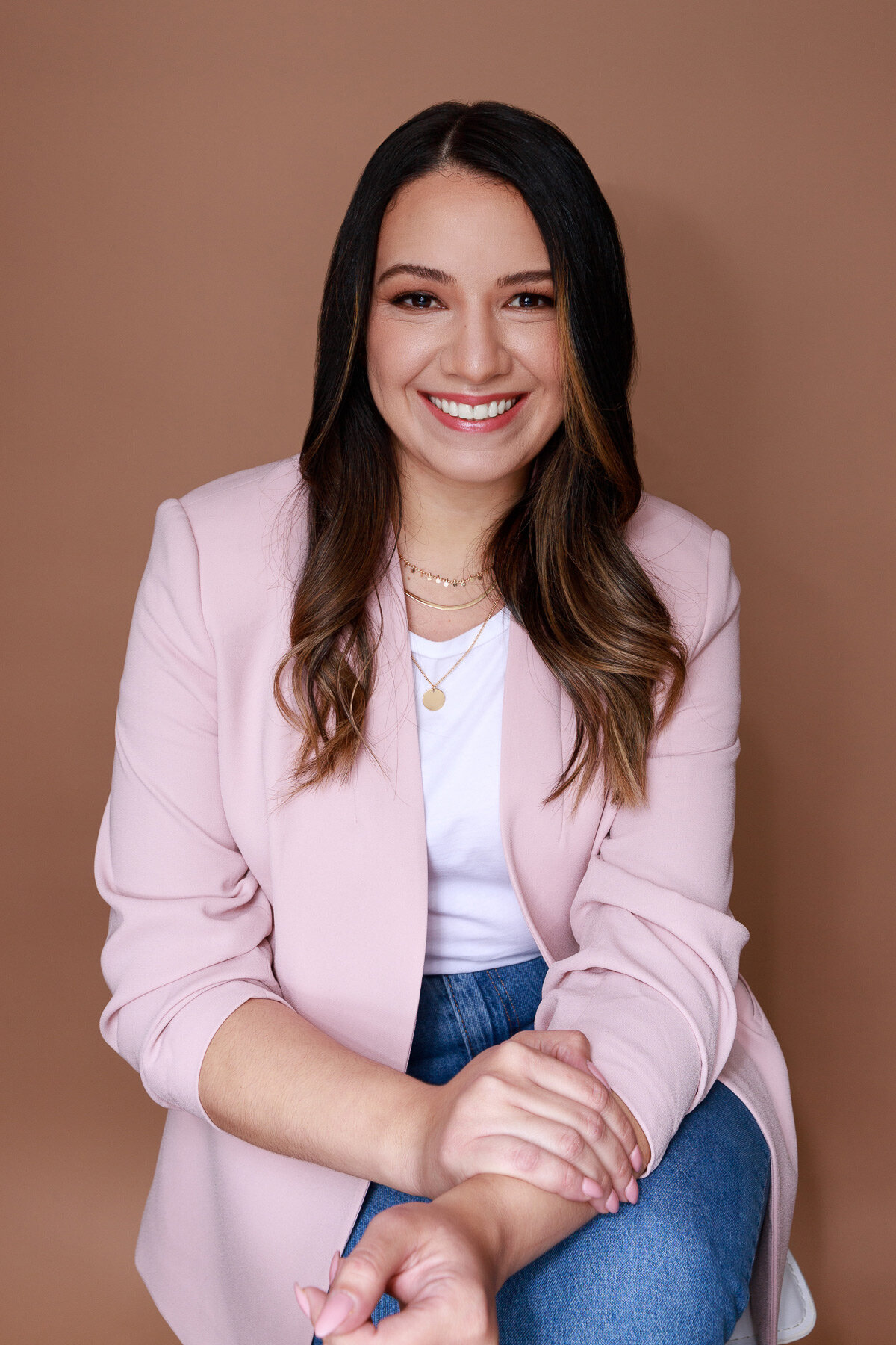 Soft-glam-makeup-for-headshots-by-Mong-Bui-2