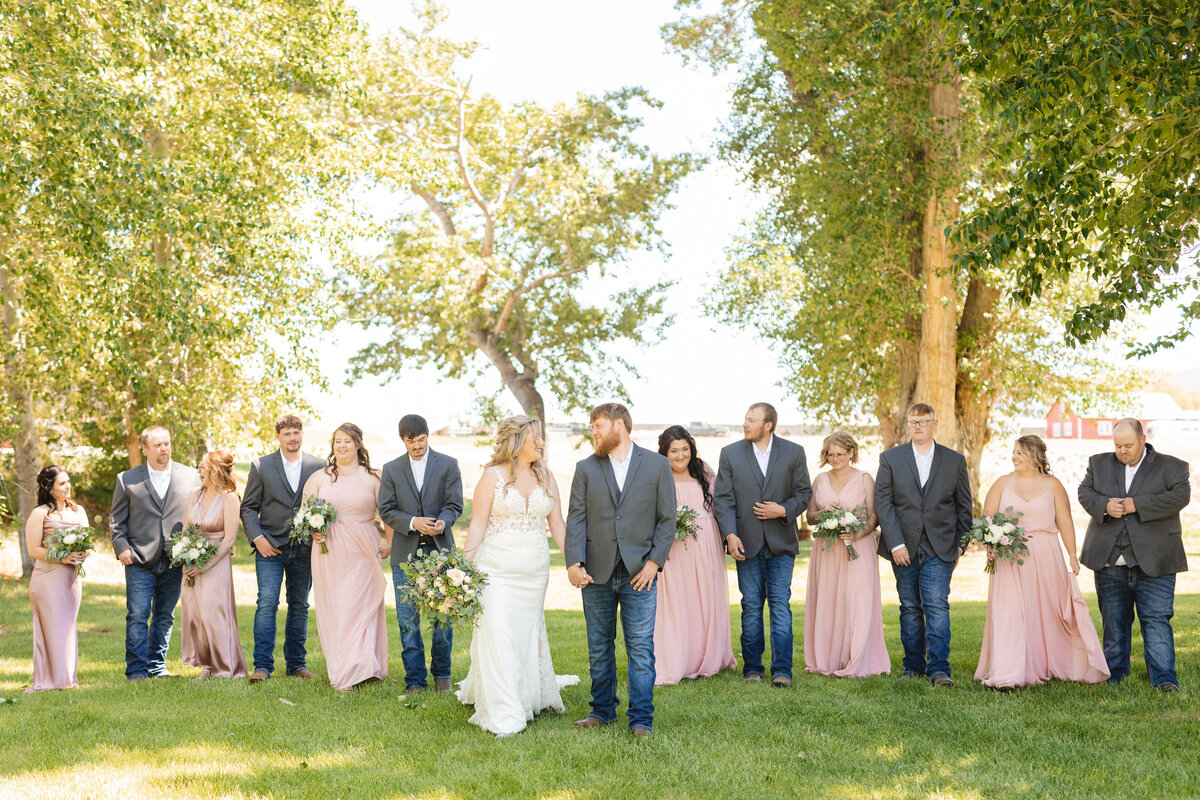 charcoal-and-blush-wedding-colors