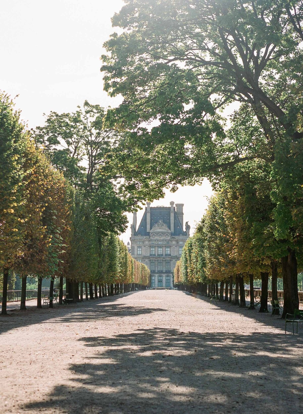 Alexandra-Vonk-photography-engagement-session-Paris-The-louvre-21