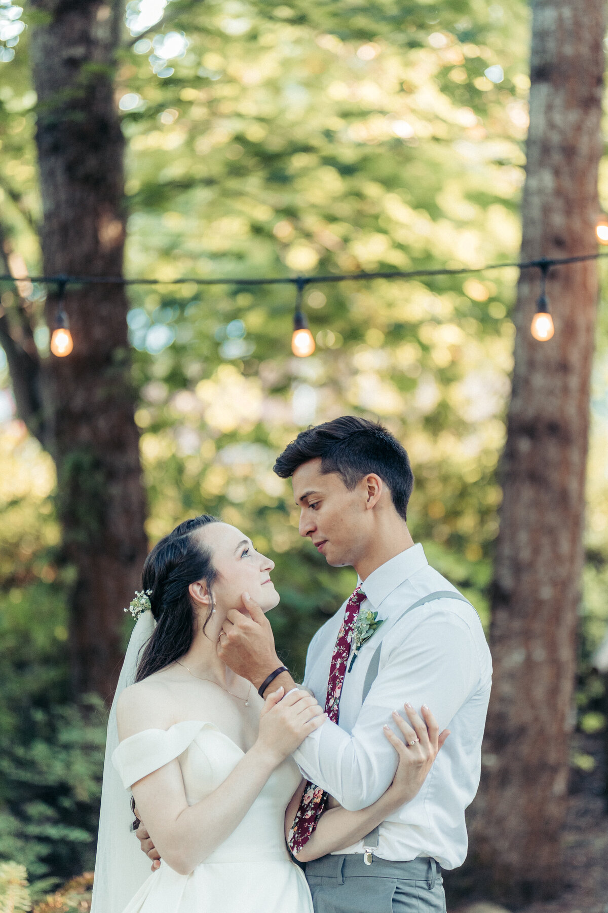 RIVERSIDE WEDDING IN THE OREGON