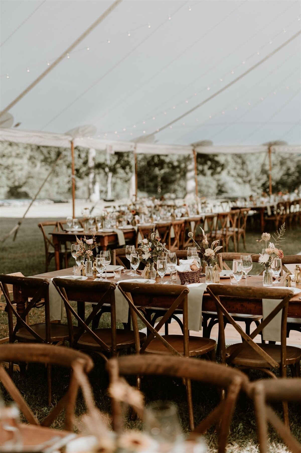 Summer-wedding-at-chesterwood-stonover-farm-massachusetts-14