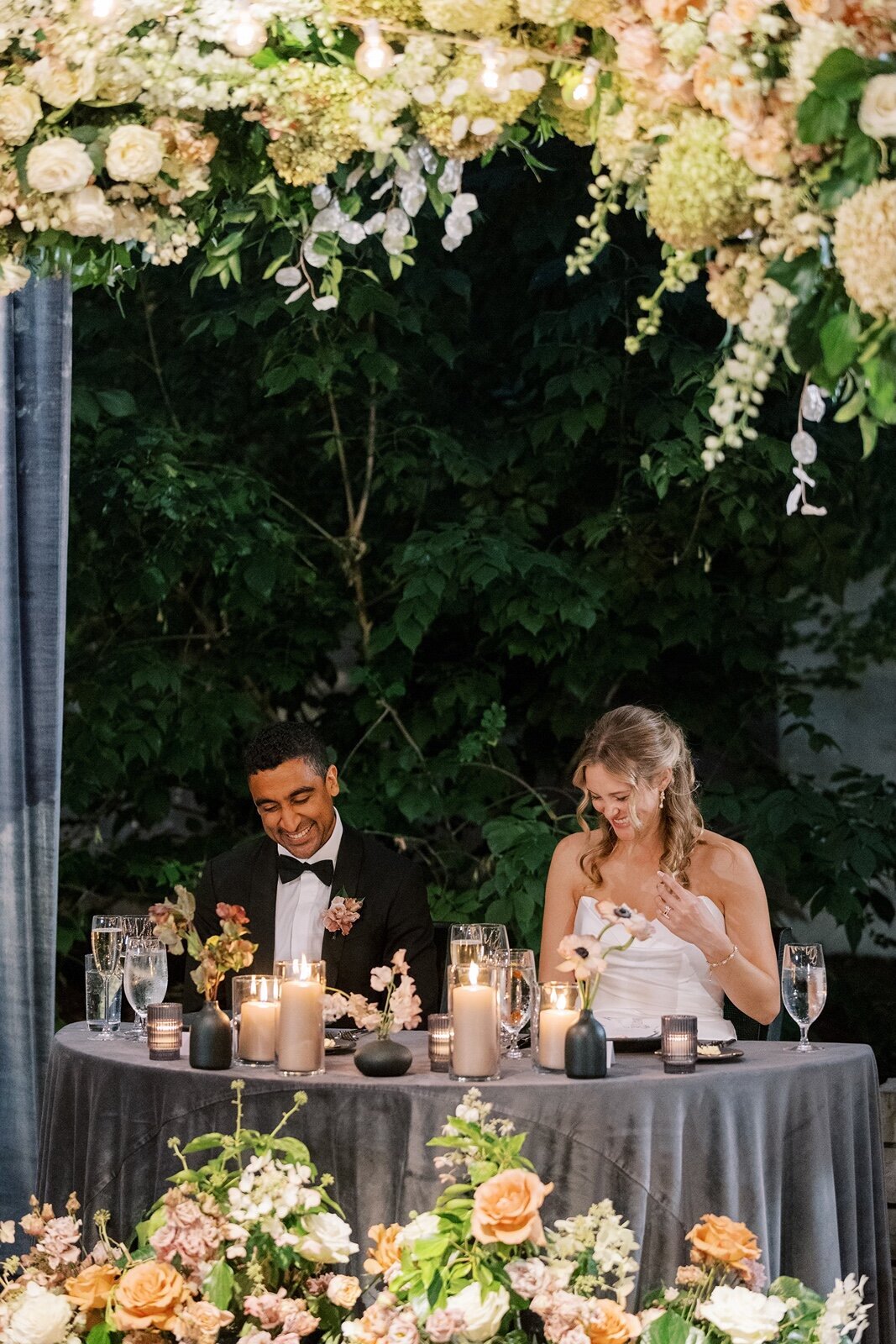 bride-and-groom-at-chicago-illuminating-company-wedding