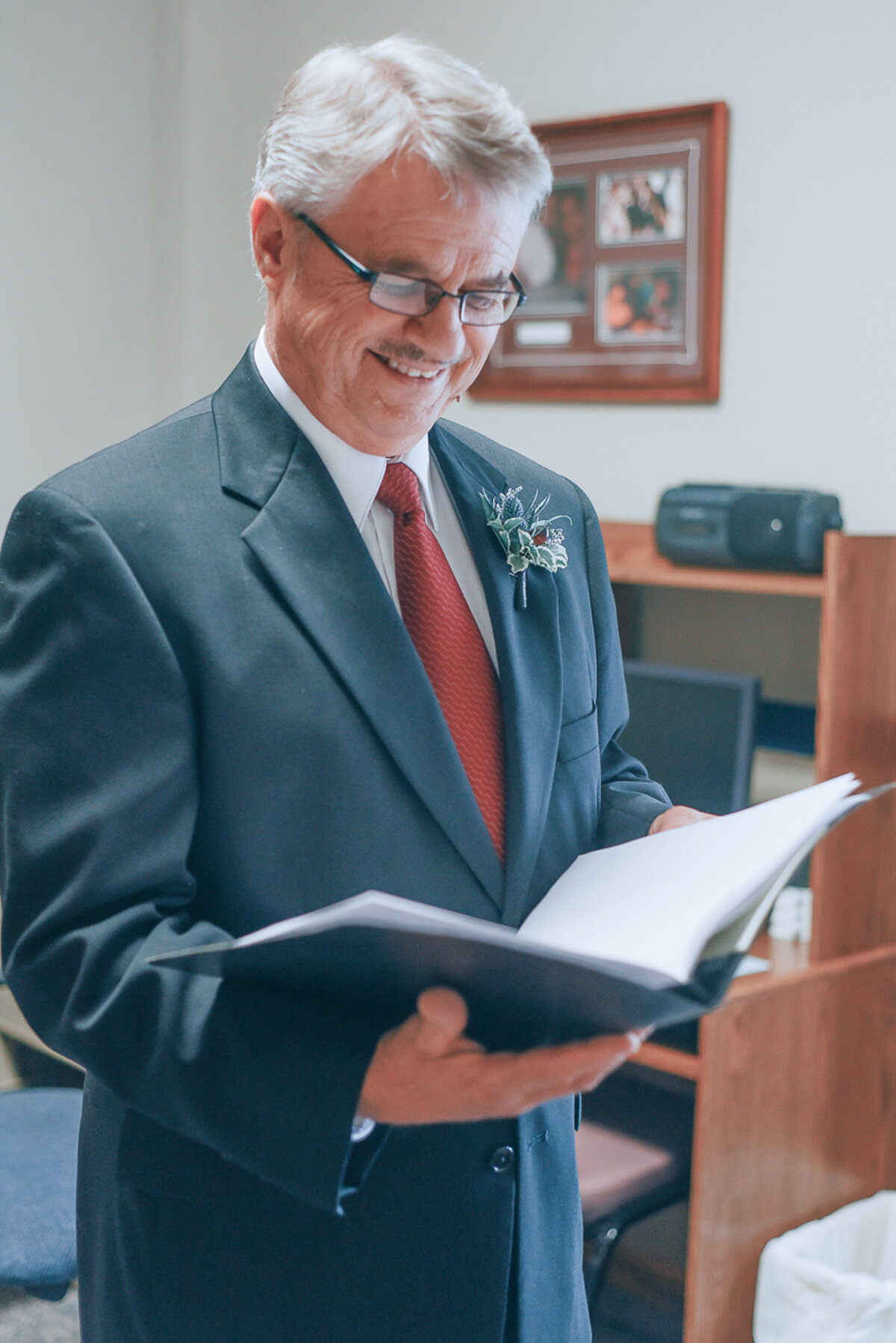 wedding ceremony | Iowa wedding photographer | Iowa Photographer | Playlife | Cedar Rapids | Iowa City | Kalona | Alaynna Ann Schwartz-6