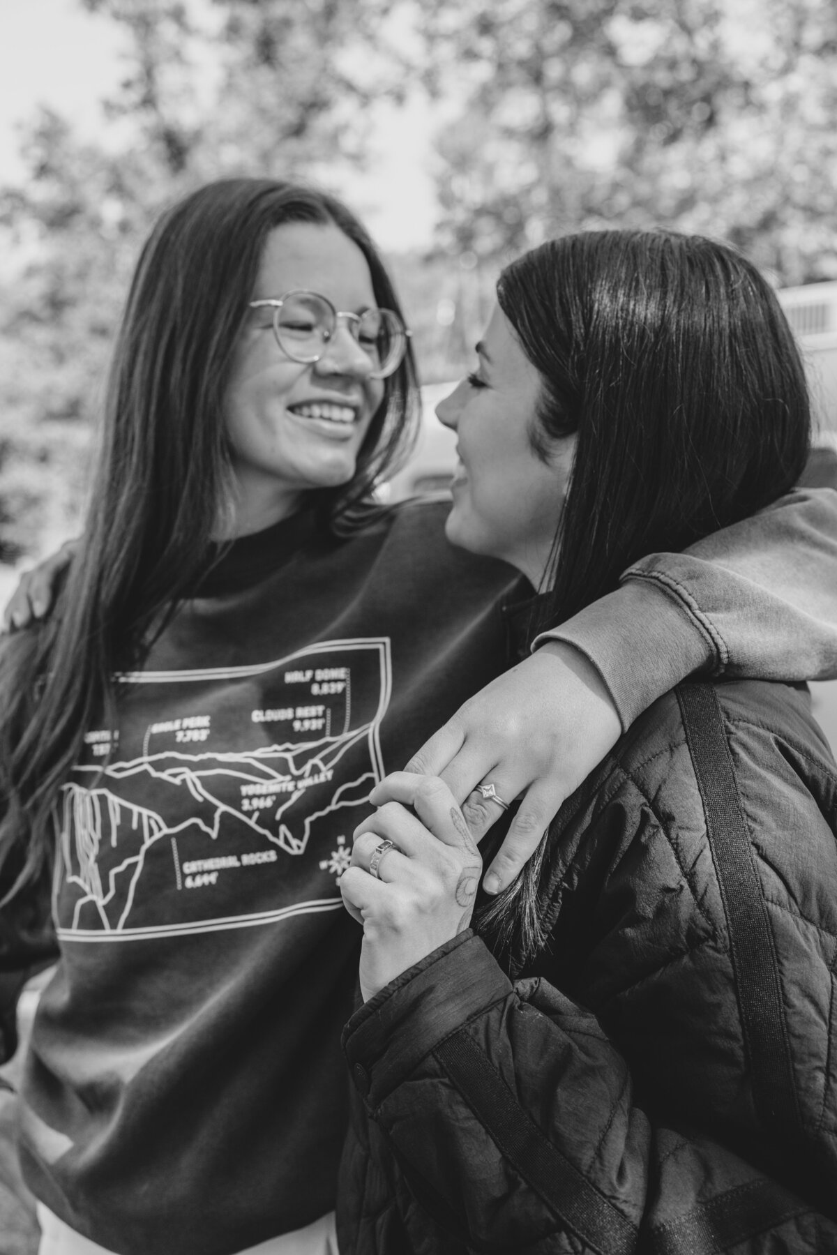 engagement-yosemite-lesbian-vouple