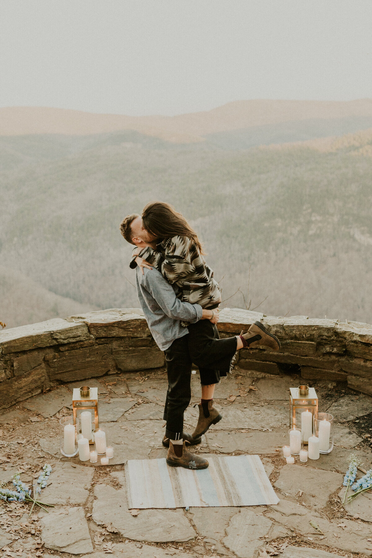 Asheville-North-Carolina-proposal-in-the-mountains_Boho-proposal-inspiration_Adventurous-couples-session_Asheville-Wedding-Photographer_Anna-Ray-Photography-44