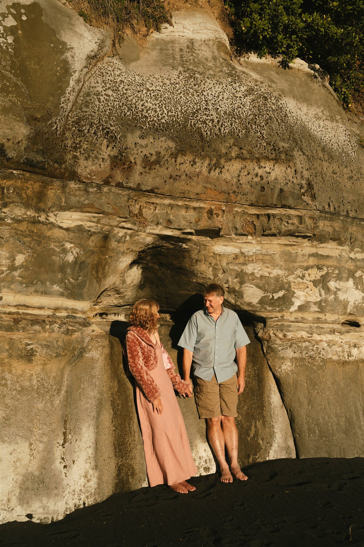 wedding photography nsw couples shoot engagement photos australia elopement micro wedding small elope photographer near me sydney newcastle new zealand content mountains beach_-40