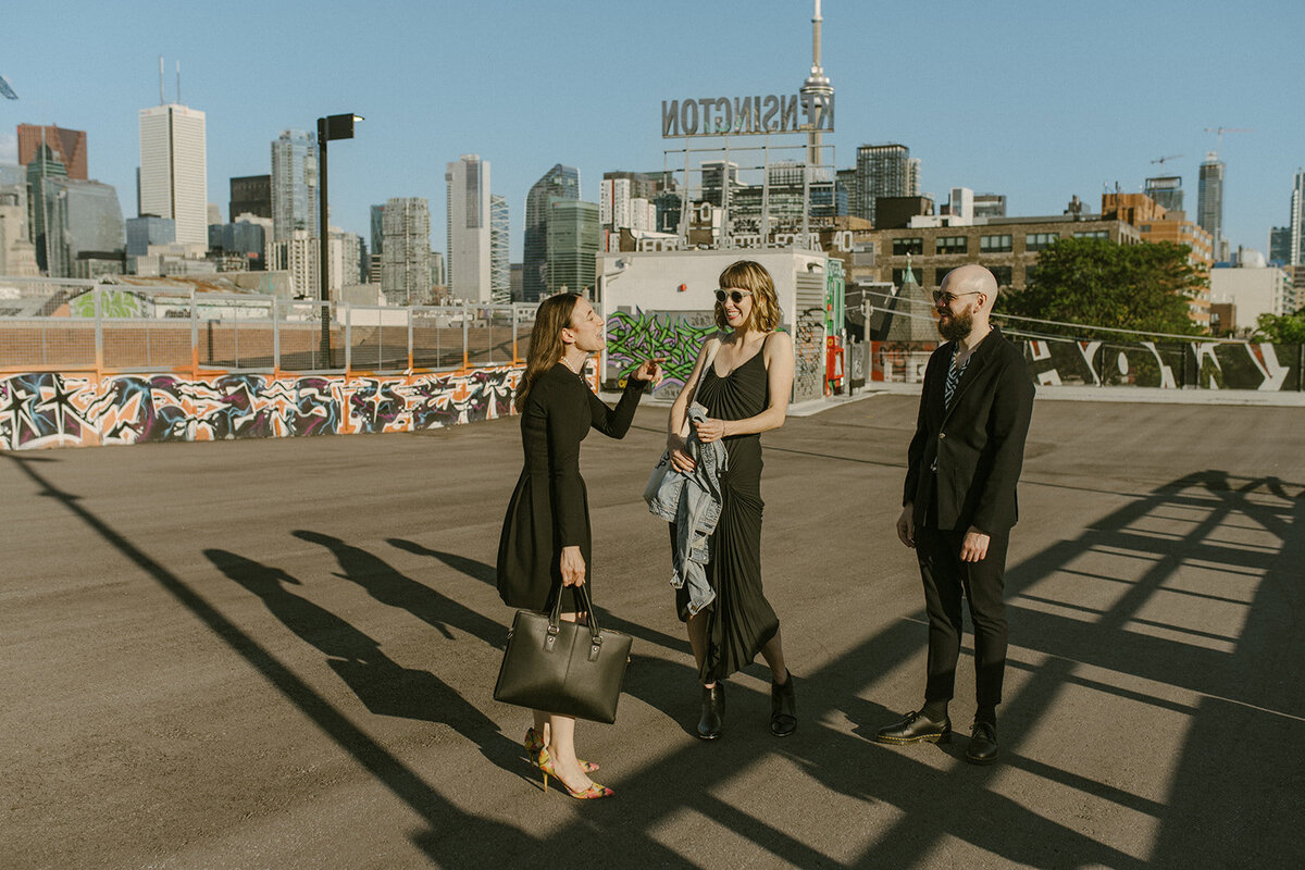 toronto-city-elopement-kensington-market-freespirited-romantic-fun-authentic-wedding-photography-2562