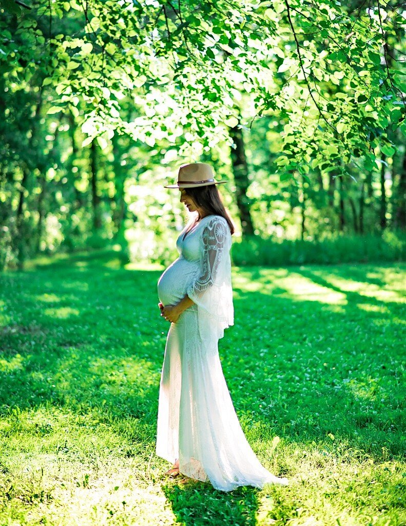 pregnant woman with hat