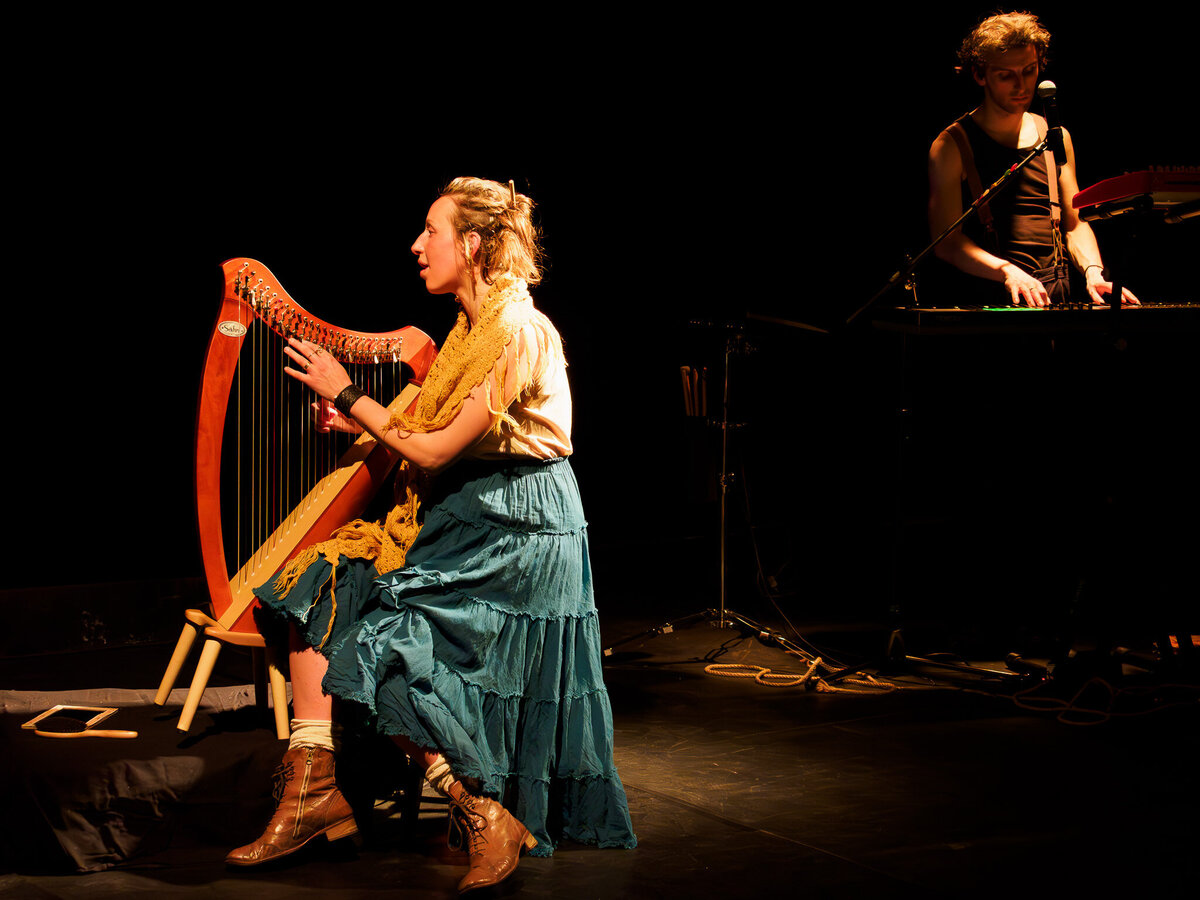 MATTEA Idée originale, interprétation Alexandra Lacour : texte Laura Léoni : mise en scène Sébastien Bonnabel : concept musical et sonore Alexandra Lacour, Ulysse Chaffin_4080035-Enhanced-NR