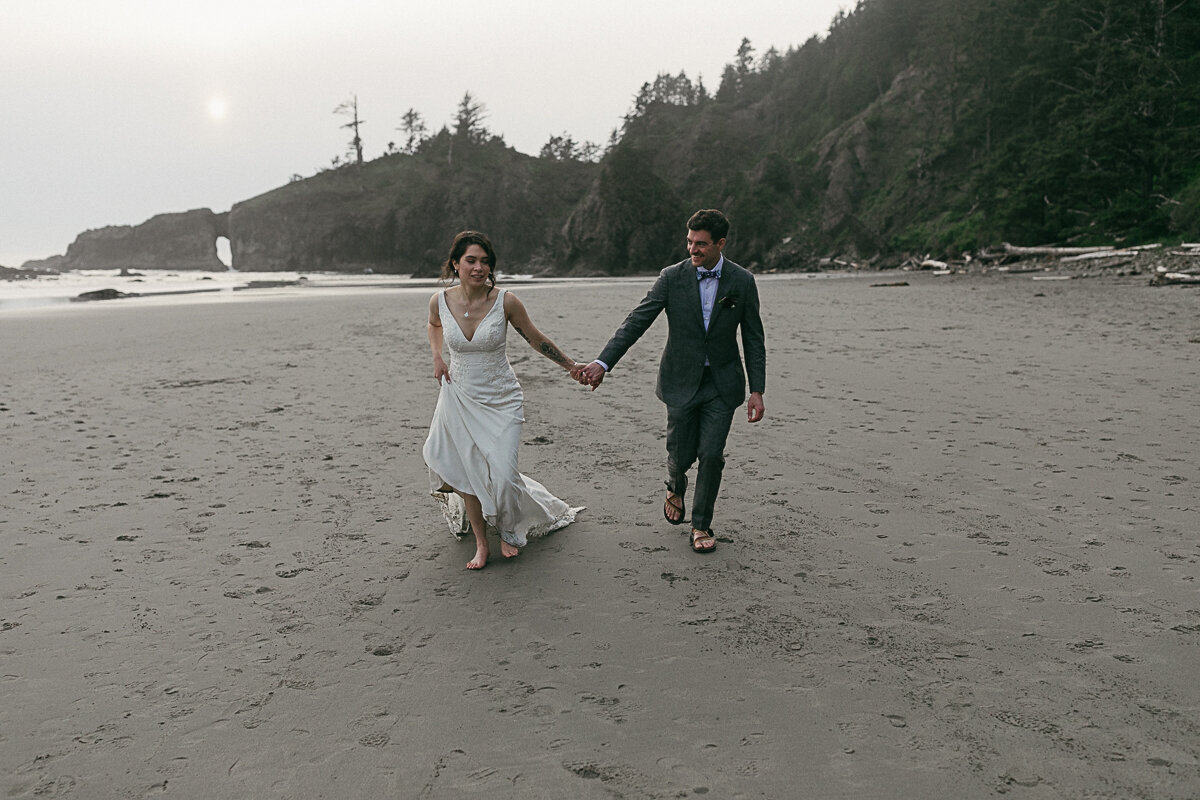 washingtonelopementphotographer-fernacreswedding-forkswashingtonwedding-pnwelopement-114