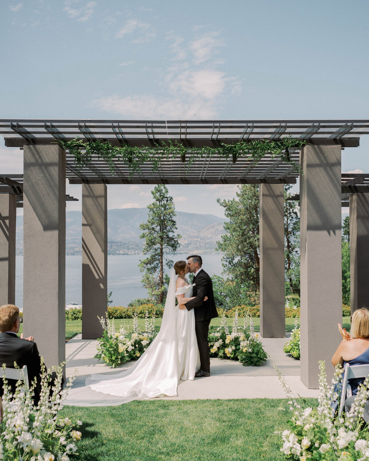 minted-photography-cedar-creek-winery-wedding-bc-32