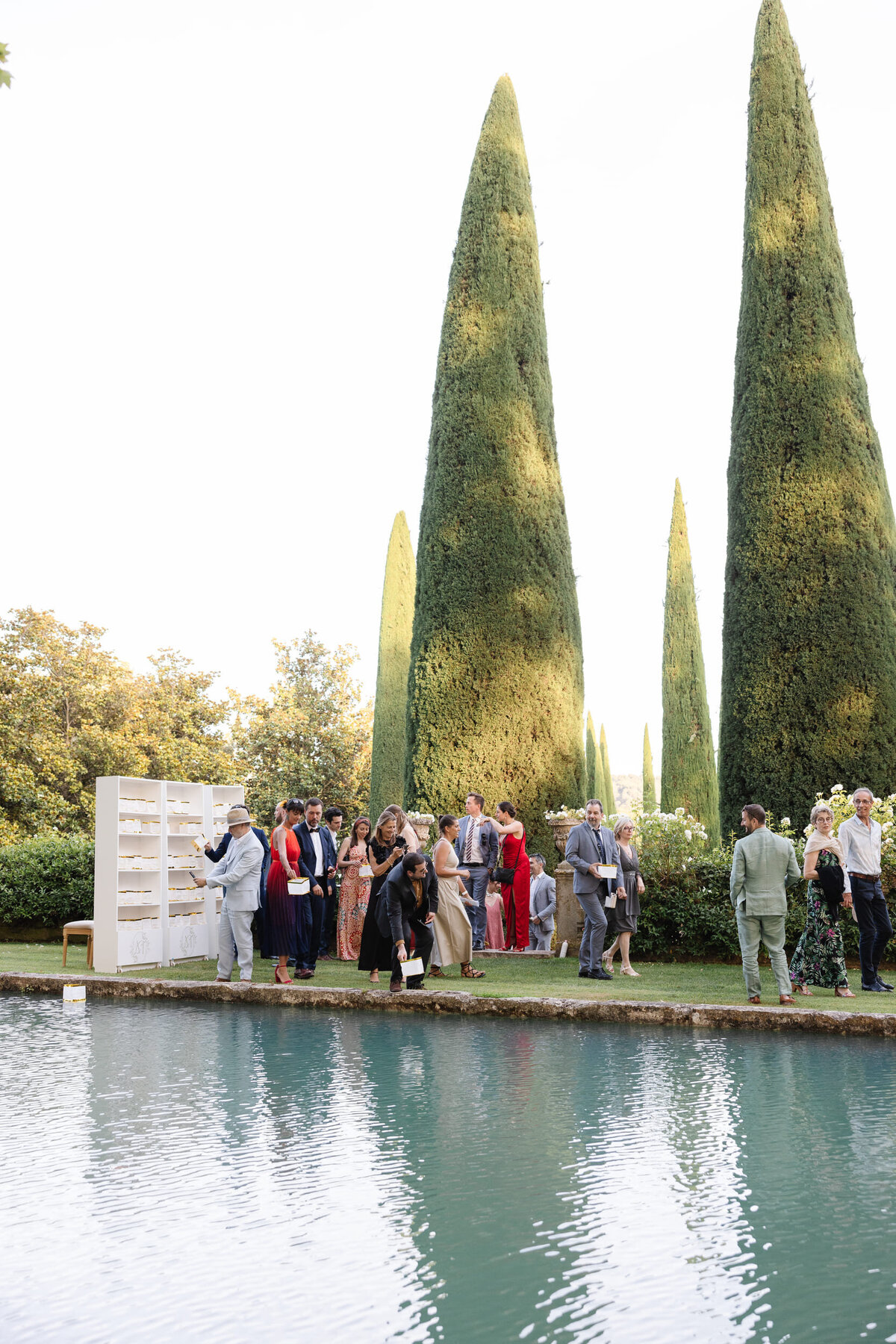 Floating-candles-seating-plan