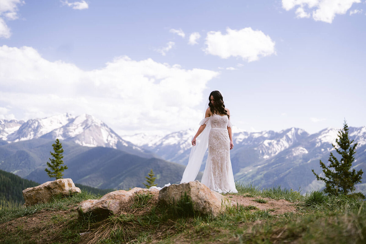 sharron-ian-aspen-mountain-club-wedding-bridal-portrait-2