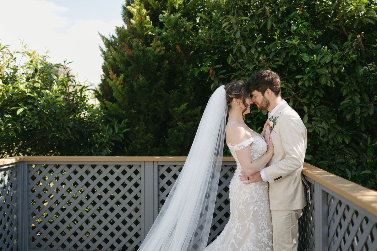 Intimate-nantucket-inn-anacortes-wedding-jennifer-moreno-photography-6175