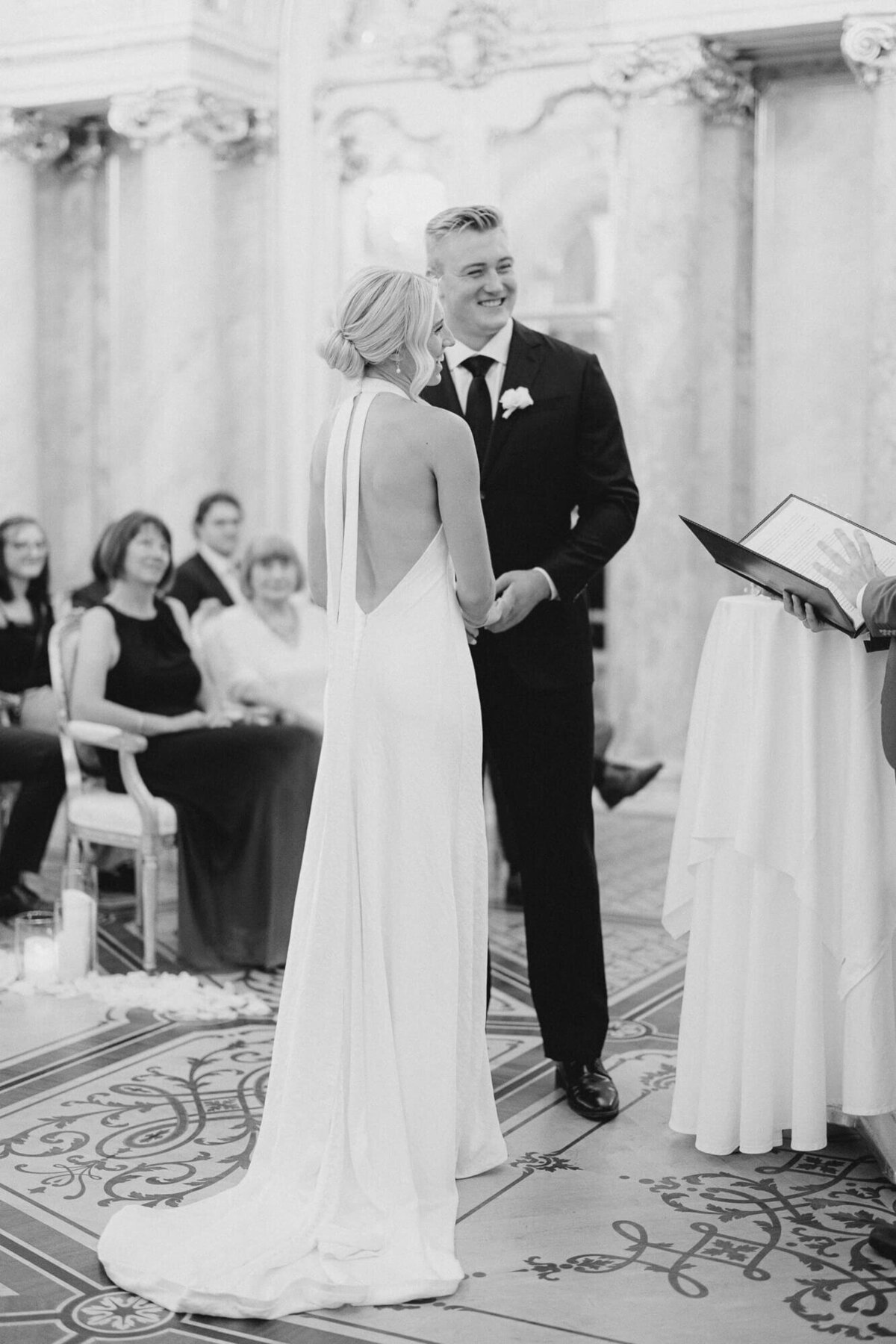 intimate-wedding-vienna-palais-coburg-nfl-player-26