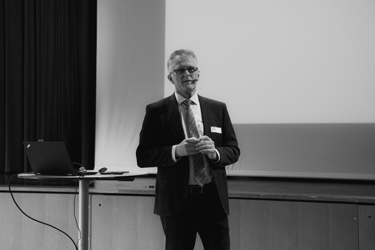 meralunastudio-werbeagentur-schweiz-zuerich-portfolio-jungunternehmerzentrum-flawil-martini-forum-2021 (1)