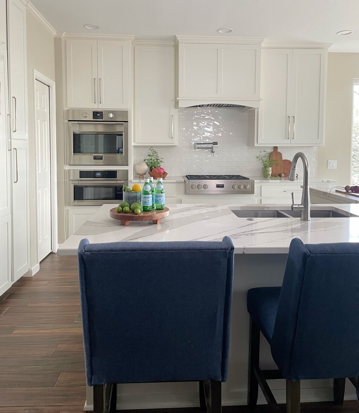 dusti j design white and blue kitchen