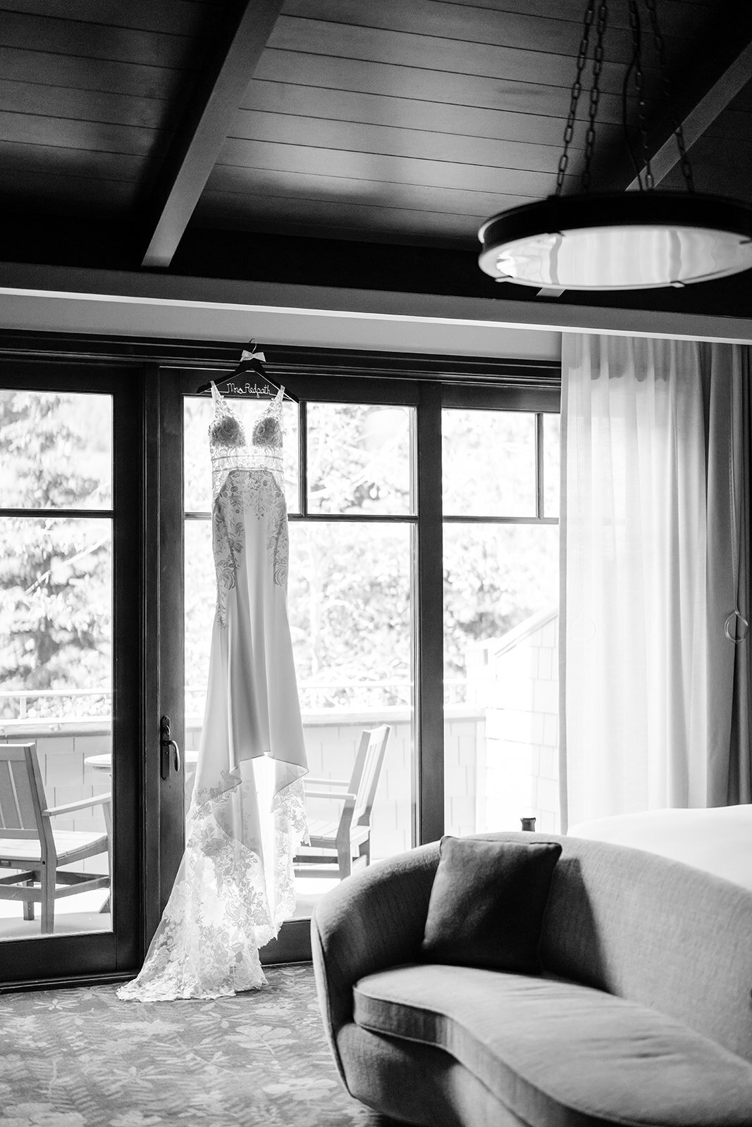 montage-deer-valley-summer-park-city-utah-wedding-logan-walker-425L-0068bw