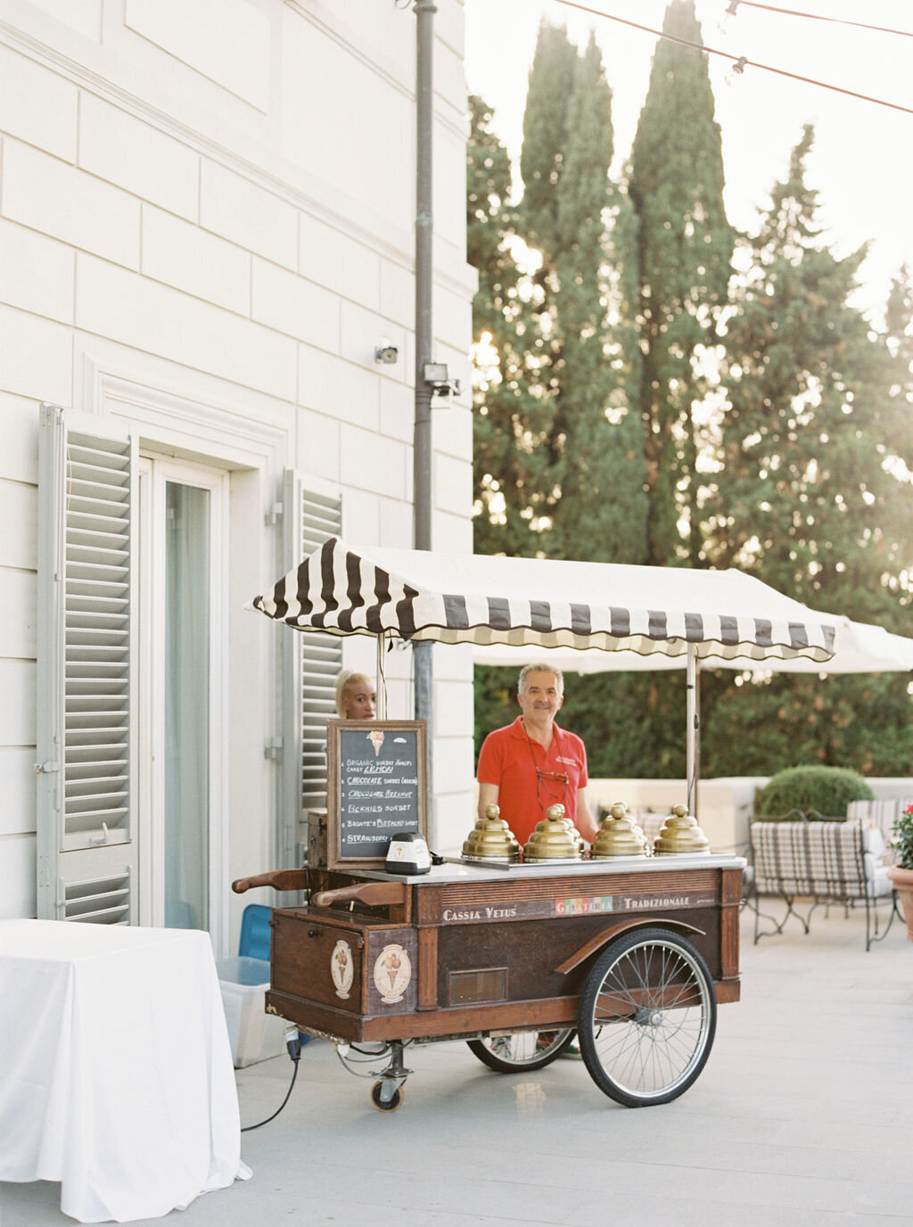 Ice cream cart wedding in Italy